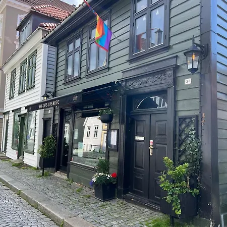 Bergenshus Rett Ved Bryggen I Appartement
