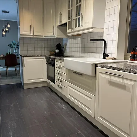 Bergenshus Rett Ved Bryggen I *