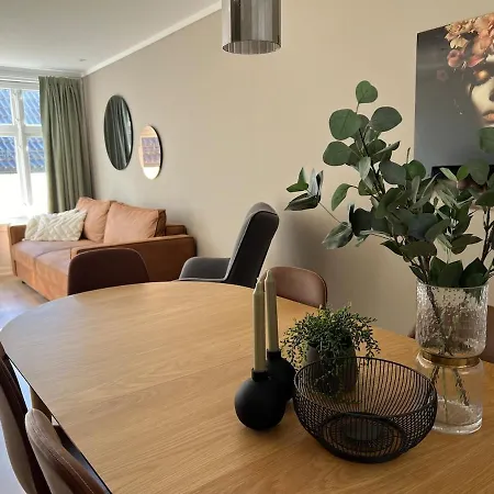 Bergenshus Rett Ved Bryggen I Apartamento