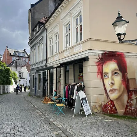 Bergenshus Rett Ved Bryggen I アパート ベルゲン