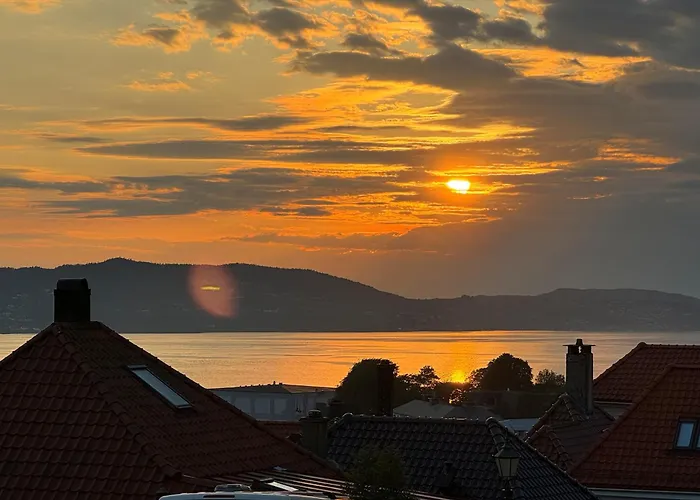 Bergenshus Rett Ved Bryggen I *