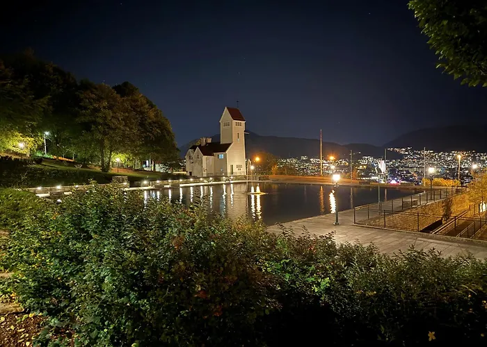 Bergenshus Rett Ved Bryggen I *