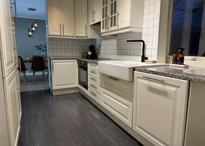 Bergenshus Rett Ved Bryggen I *