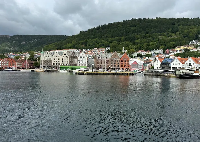 Bergenshus Rett Ved Bryggen I Μπέργκεν