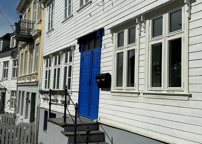 Bergenshus Rett Ved Bryggen I *