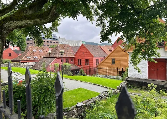 Bergenshus Rett Ved Bryggen I Bergen
