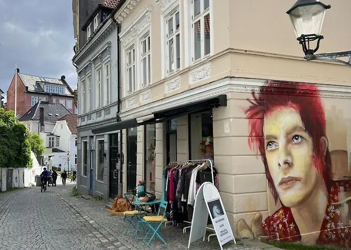 Bergenshus Rett Ved Bryggen I Appartamento Bergen