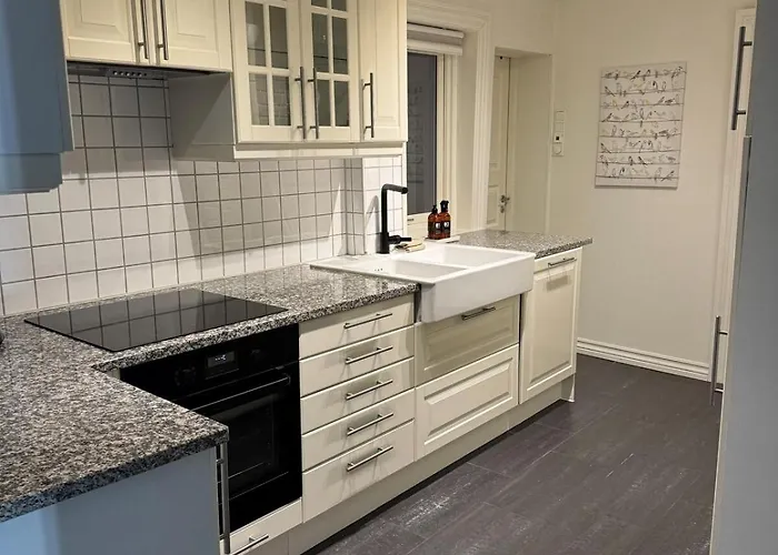 Bergenshus Rett Ved Bryggen I Μπέργκεν